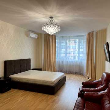 Юлії Здановської вул. (Ломоносова), 73-Е