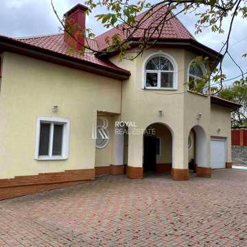 Монтажників вул., 27