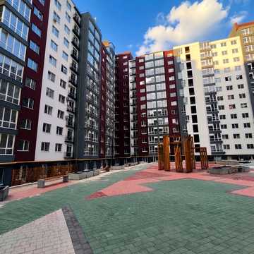 Княгинин вул., (Будинок 28)