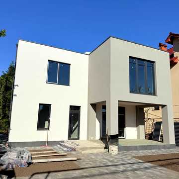 Дача Ковалевського вул., 142