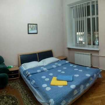 Івана Мазепи вул. (Січневого Повстання), 3