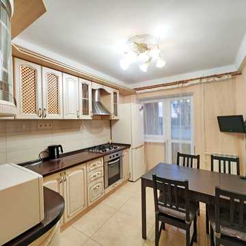 Микільсько-Ботанічна вул., 6/8