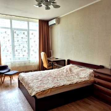 Ованеса Туманяна вул., 3