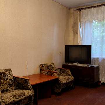 Варненська вул., 19/2