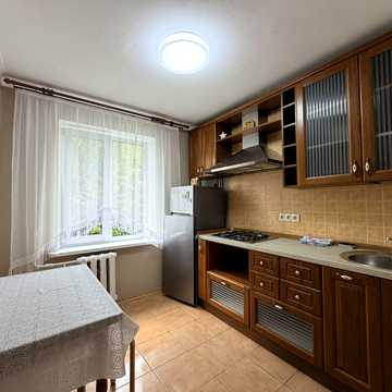 Добрий Шлях вул., 7