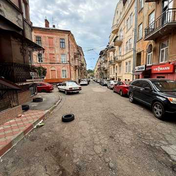 Дюссельдорфська вул. (Першотравнева), 9