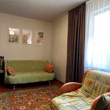 Йорданська вул. (Лайоша Гавро), 2