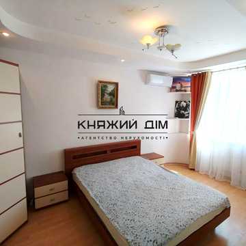 Княжий Затон вул., 4