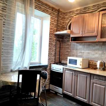 Леоніда Каденюка просп. (Юрія Гагаріна), 3