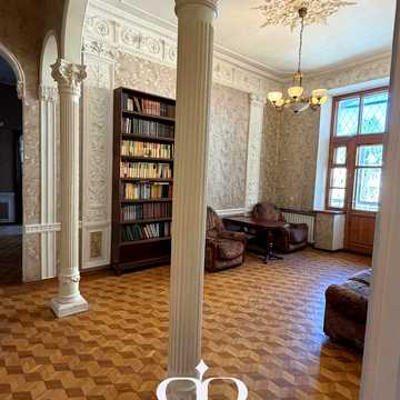 Семінарська вул., 4