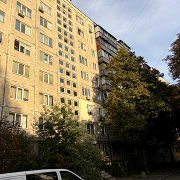 Гната Юри вул., 2