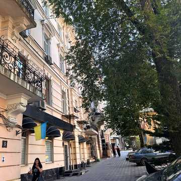 Дерибасівська вул., 9