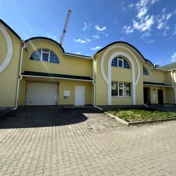 Степана Бандери вул., 82/2