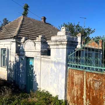 Баштанська вул., 33