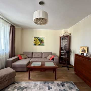 Авраама Лінкольна вул. (Димитрова), 6