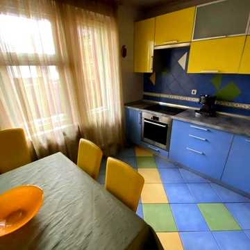 Тарасівська вул., 21