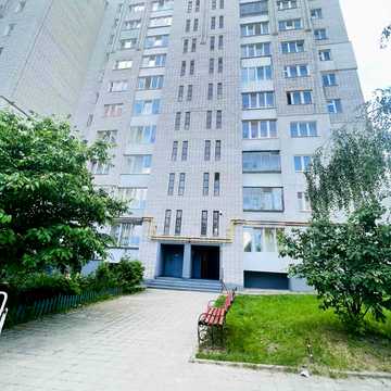 Під Голоском вул., 17-Б