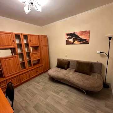 Анни Ахматової вул., 16-Г