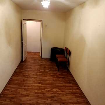 Карагандинська вул., 1