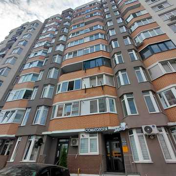 Тролейбусна вул., (Будинок)