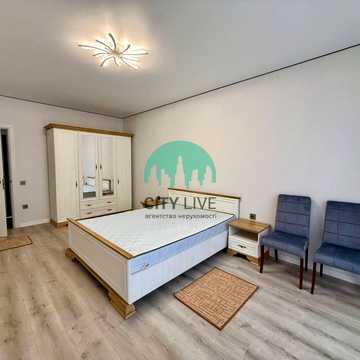 Чорновола вул., (Будинок 2)