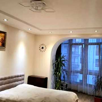 Європейська вул., 1