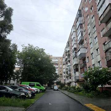 Київська вул., 12