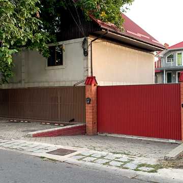 Юхима Геллера вул. (Жовтневої Революції), 83