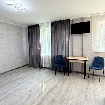 Миру вул., 4
