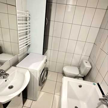 Степана Бандери вул., 9