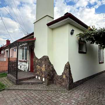 Івана Кожедуба вул., 16