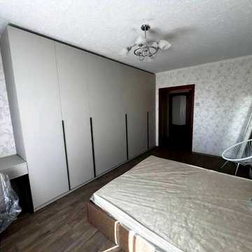 Героїв просп., 6