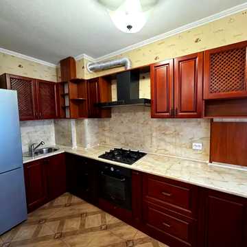 Героїв просп., 4