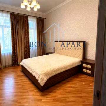 Івана Мазепи вул. (Січневого Повстання), 12