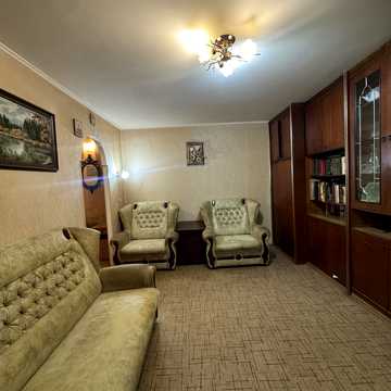 Центральний Аеропорт вул., 13