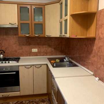 Мілютенка вул., 24