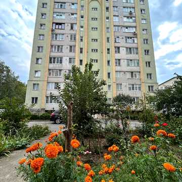 Чорновола вул., 176/1д