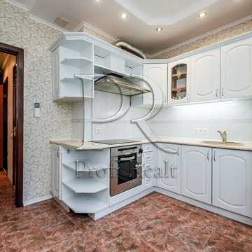 Квітневий пров., 12