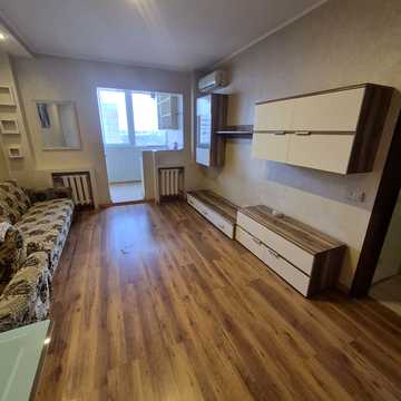 Милославська вул., 32/51а
