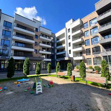 Квітки Цісик вул. (Гамарника), 32