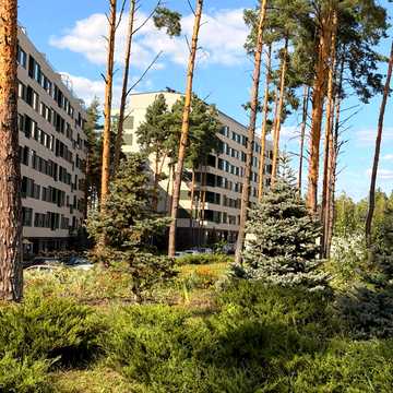 Мисливська вул., (Будинок 9)