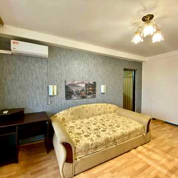 Павла Тичини просп., 5