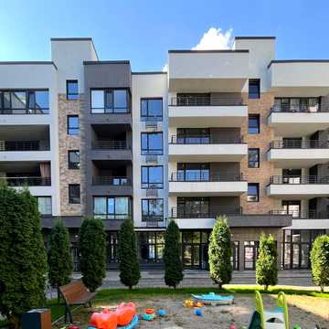 Квітки Цісик вул. (Гамарника), 32