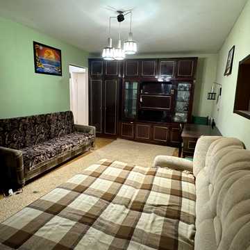 Академіка Доброхотова вул., 3