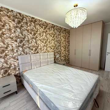 Дніпровська набережна вул., 18-Б