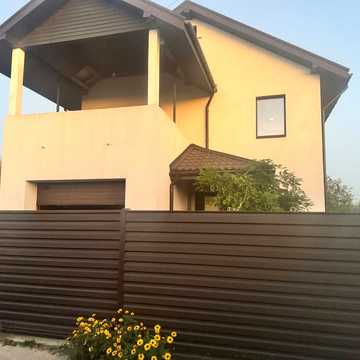 Зарічна вул.