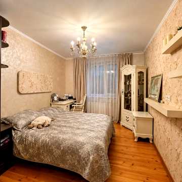 Хотинська вул., 12