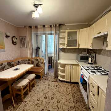 Відродження просп., 43