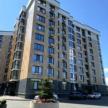 В'ячеслава Чорновола вул. (), 5