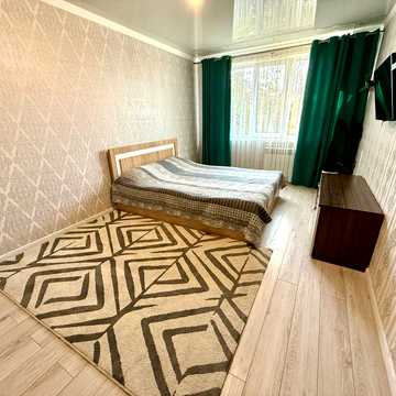Андрія Первозванного вул. (Стахурського), 80